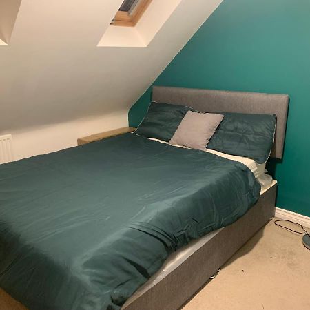 Comfy Double Bedroom In Greater Manchester Bagian luar foto