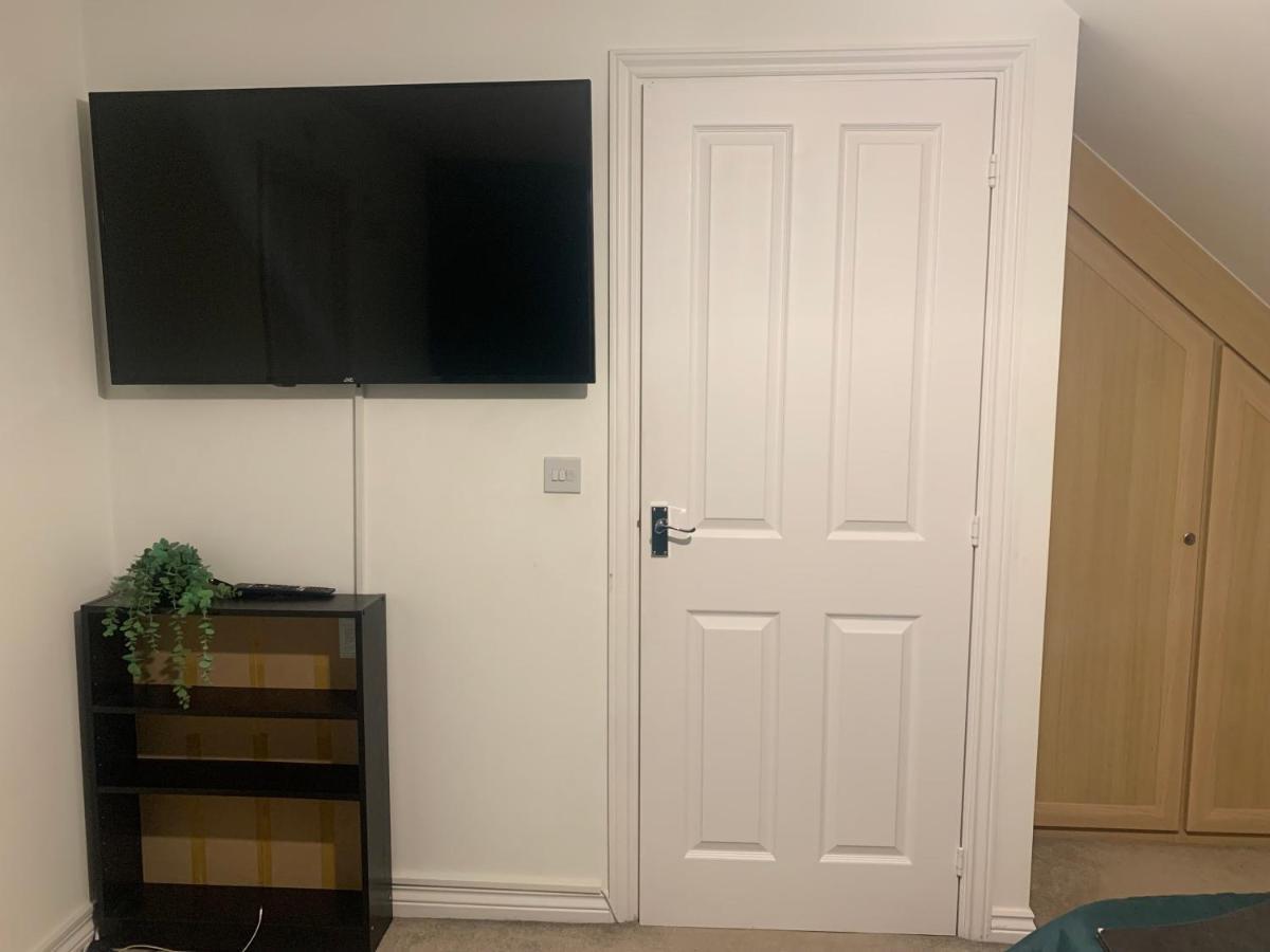 Comfy Double Bedroom In Greater Manchester Bagian luar foto