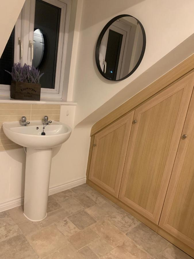 Comfy Double Bedroom In Greater Manchester Bagian luar foto